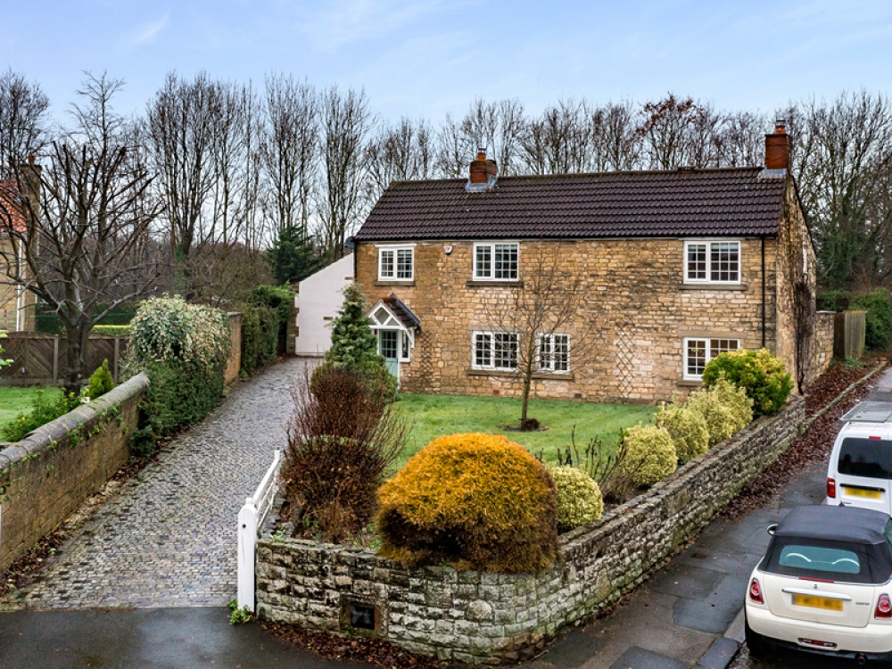 See Inside Milnthorpe Cottage for Sale in Bramham near Leeds Living North